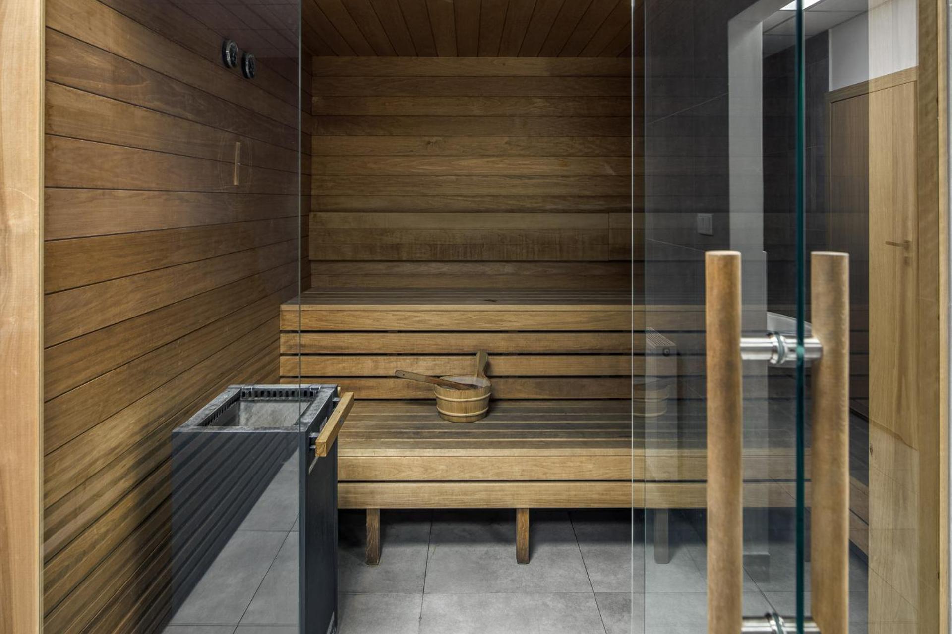 Iron Street By A11 Sauna Aparthotel Krakau